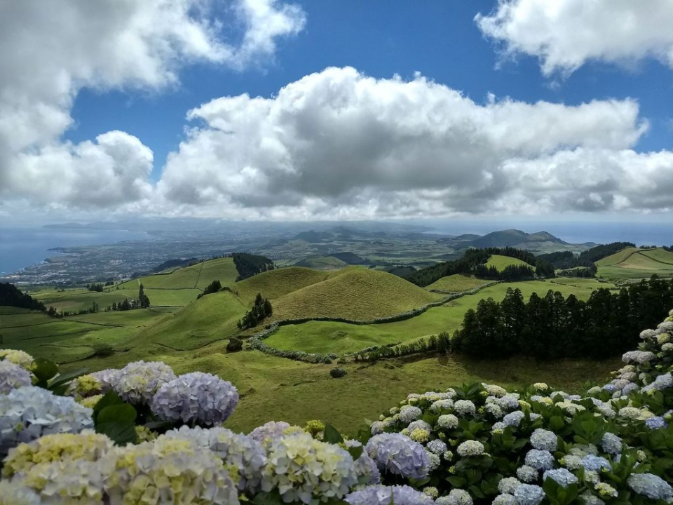 Viewpoint towards the center of the island